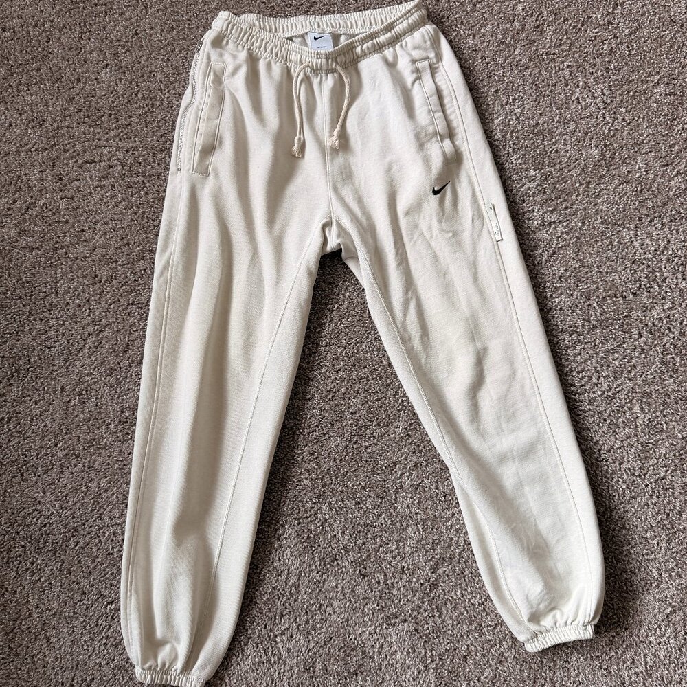 Nike Standard Issue Men Jogger